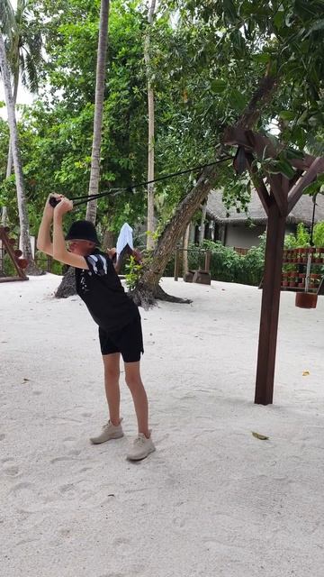 Ученик тренируется на Мальдивах 🔥