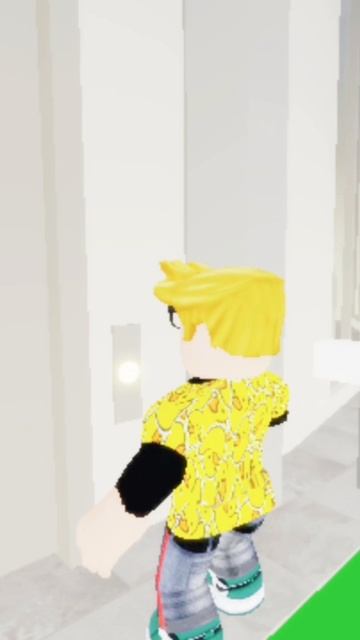 ЮЛЯ ПРОСПАЛА СЪЁМКИ 😥 НО...🥰 #roblox #brookhaven #миссгуччи