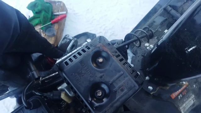 Снегоуборщик задымил после летнего простоя.. пробую раскоксовку.