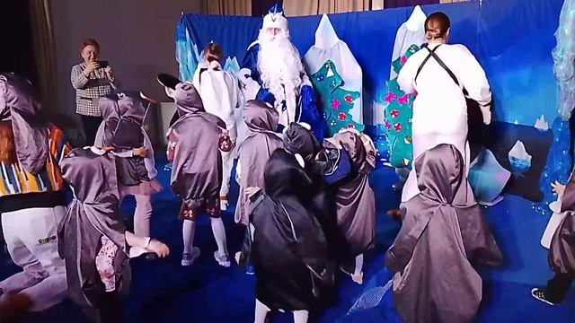 Первая новогодняя Ёлка ребенка ВЛОГ