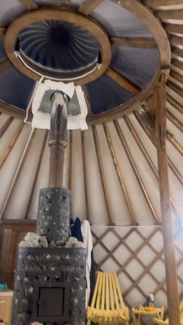 В юрте-бане очень просторно, комфортно и хорошо 🥰