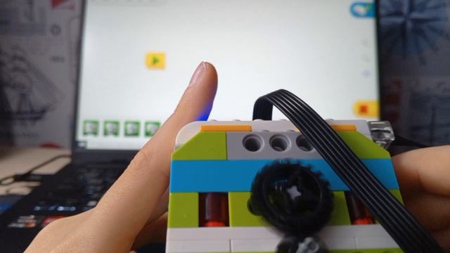 Автомобиль с коробкой передач из лего Wedo 2.0. Обзор.