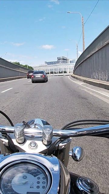 Тест драйв мотоцикла Yamaha V Star 950 от первого лица