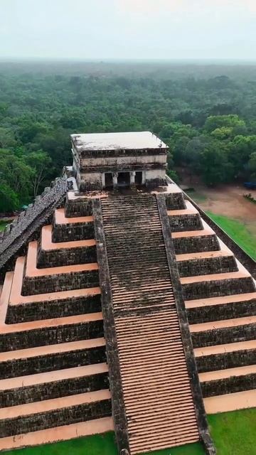 Пирамида Эль-Кастильо