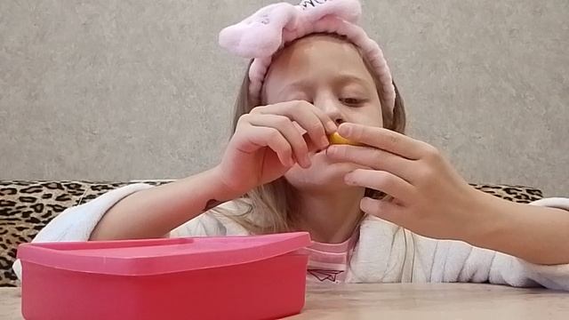 челлендж ,, Откуси ,лизнни , ничего