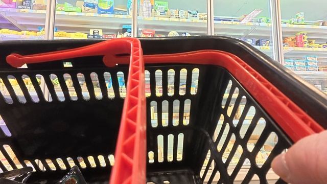 Короткая прогулка солнечным январскии днём на инватачке.