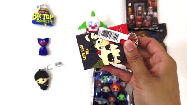 ASMR Распаковка игрушек-сюрпризов в стиле ужасов