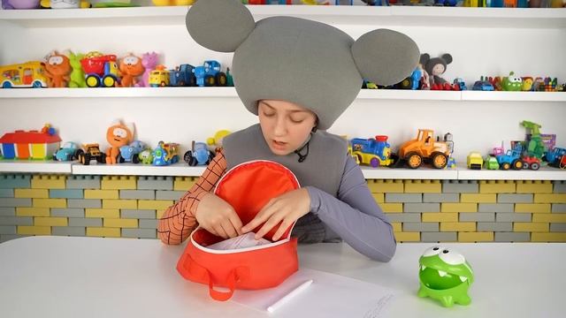 Синий Трактор и Подарки для Свинки Алисы - КуКуPlay