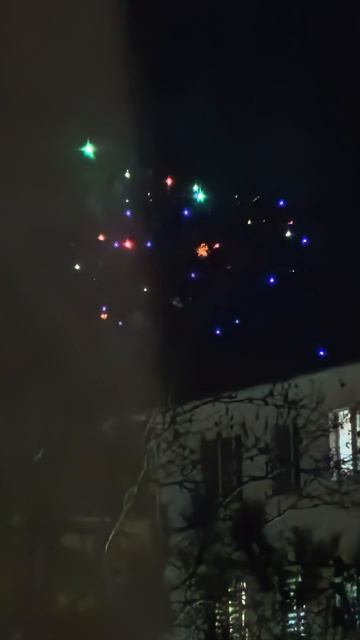 Новогодний салют - вид из окна!.mp4