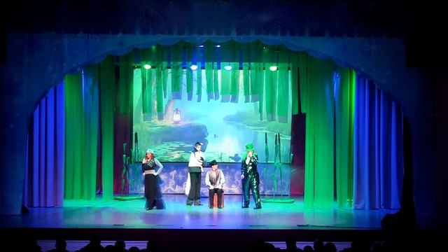 Новогодний театральный спектакль 