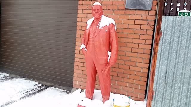 КРАСНЫЙ ЛЕНИН