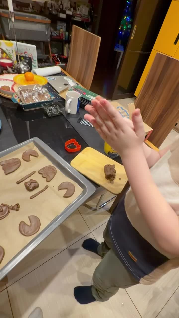 Леплю Just Shapes And Beats из имбирного печенья 👻😏 кто хочет попробовать?