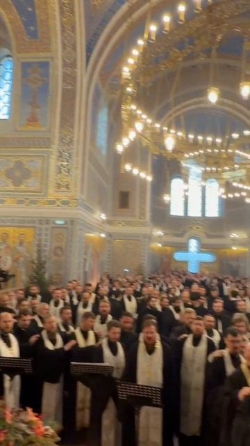 500 священников Крымской митрополии поют 