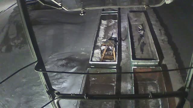 Работа на портальном кране 17 (Выгрузка щебня)