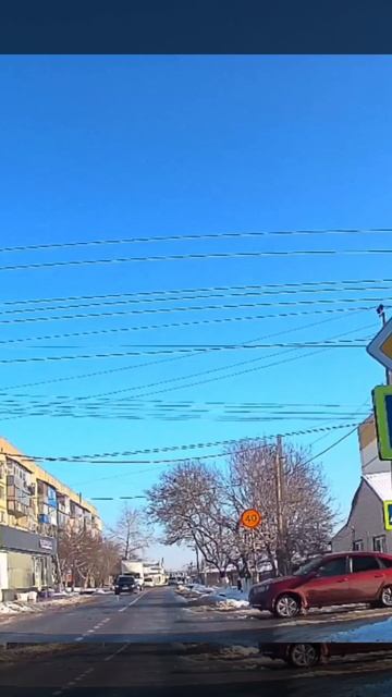 Даже не посмотрел в мою сторону