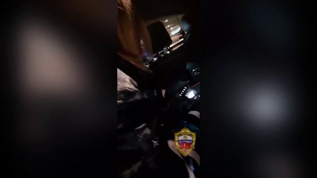 На востоке столицы госавтоинспекторы задержали двух пассажиров такси по подозрению в попытке сбыта