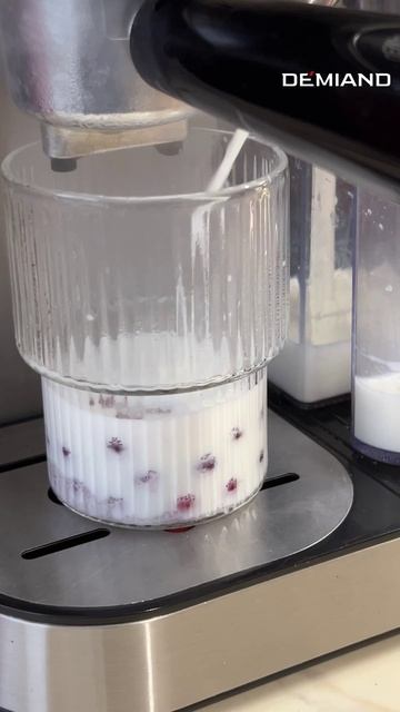 Клюква с капучино