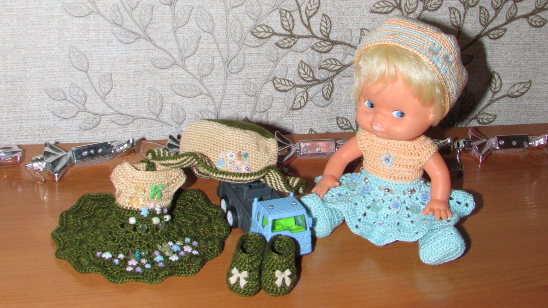 Авторский вязаный наряд\комплект с шапочкой 