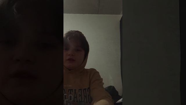 отвечаю на вопросы и разговариваю с вами