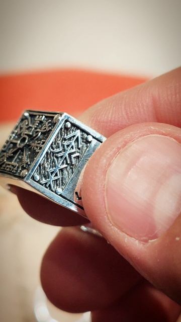 Перстень ручной работы