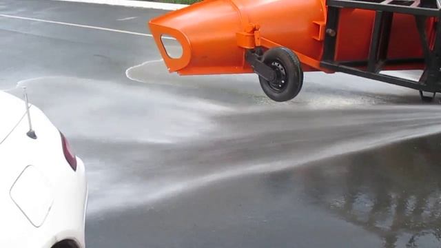 АКПМ -3у Аэродромная комбинированная поливочная машина