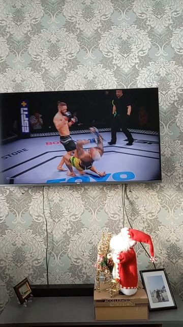 Мой первый удачный удар в UFC 4