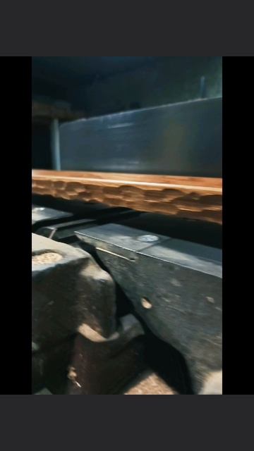 Резной поднос из дуба в бар