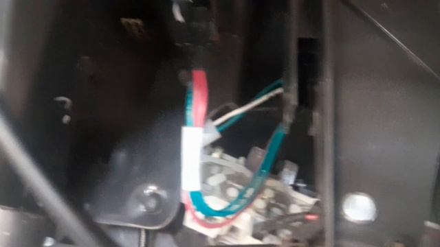 Замена троса регулировки дальности выброса снега на Husqvarna