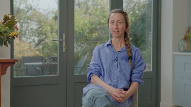 Ef5e_int_1a_5c_listening