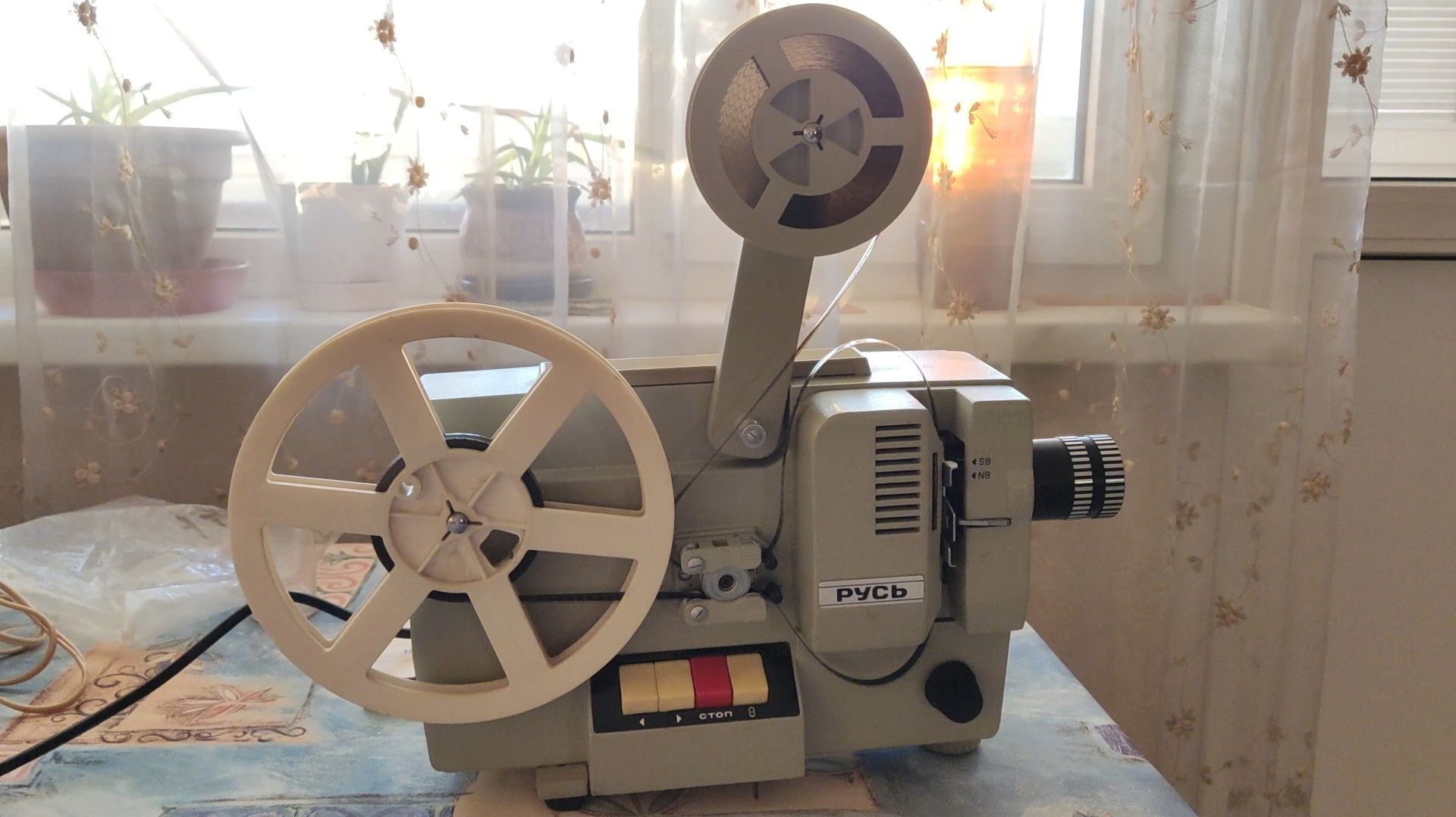 Магия кино. Откуда она берётся? Как работает кинопроектор?