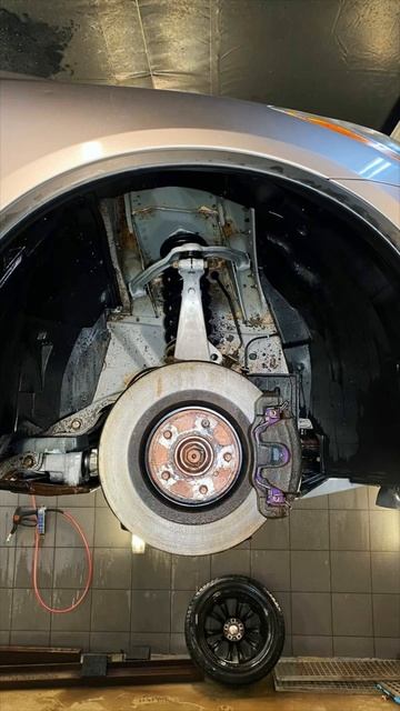 Infiniti EX35 регулярная мойка подвески арок днища без разбора, химчистка моторного отсека