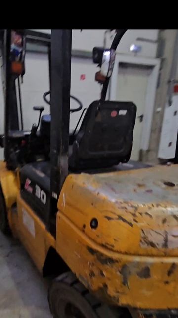 Дизельный погрузчик HELI  3 тонны с наработкой