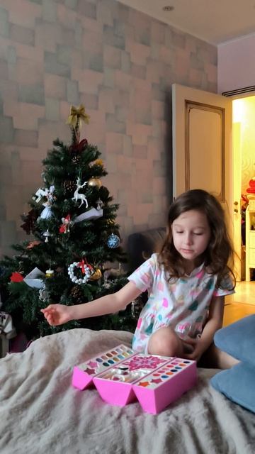 Косметика моей сестры! Моя сестра красится косметикой!!!