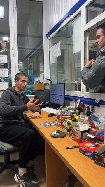 Забыл за клиента😂