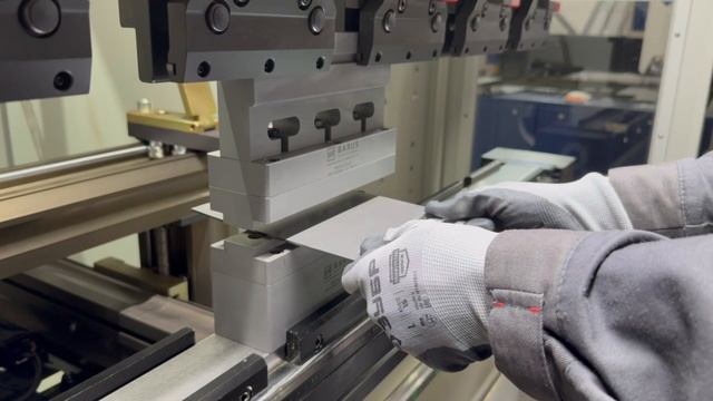 ИЗГОТОВИТЬ ЖАЛЮЗИ НА ЛИСТОГИБЕ - ЛЕГКО!