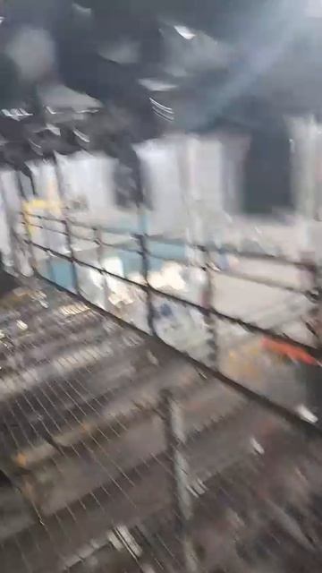 Большегрузный подвесной конвейер с гусеничным приводом