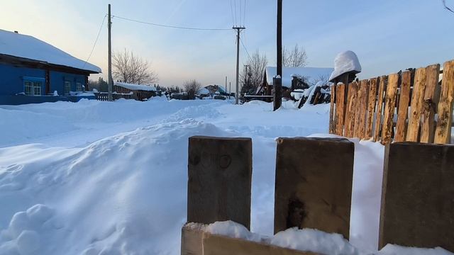 Счастливые Сибиряки Морозы уже две недели, холодно.