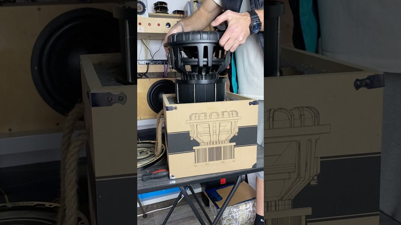 Уух! Сабвуфер - терминатор!