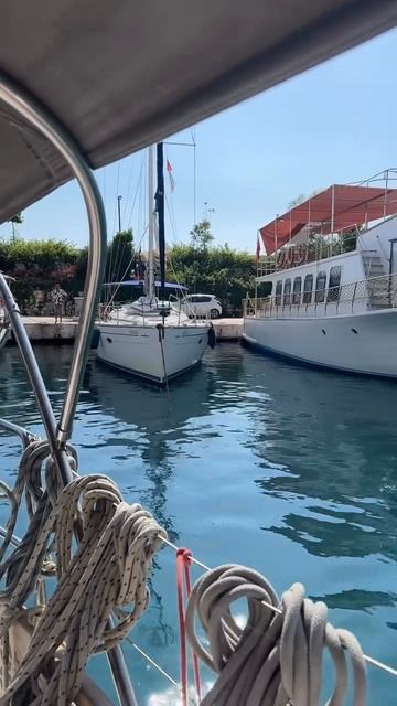 Швартовка ⛵️в узком месте, думали не влезе