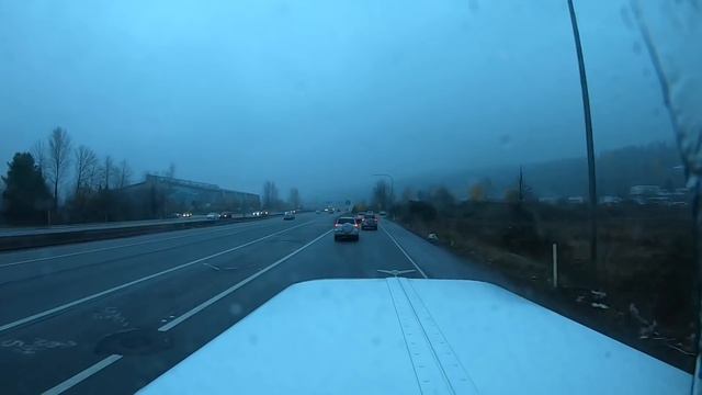 Загрузка Гранитом  в понедельник Peterbilt 389