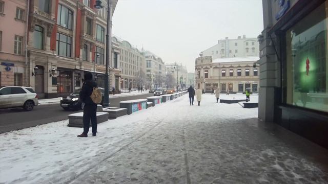 Walking Moscow.Snowy April. Wandering Around City Center. Tverskaya Street, Nikolskaya.TSUM.