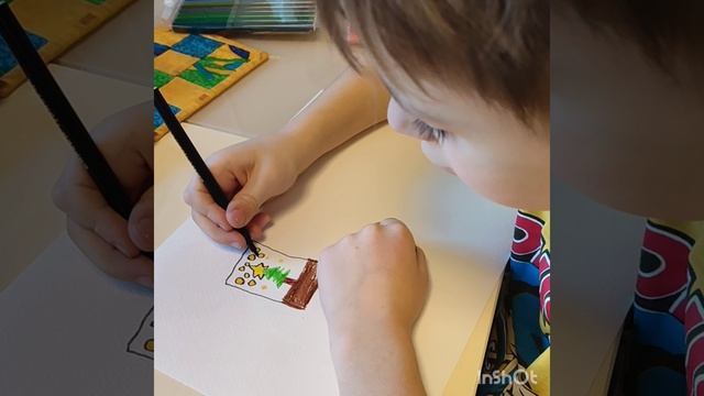 Максим рисует