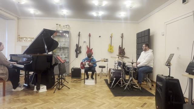 Емец Макар 10 лет бас-гитара Stevie Wonder 