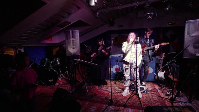 Cryin’ - Алена Ческидова, Анна Аветисян, Елена Хоменко, Дмитрий Устюгов