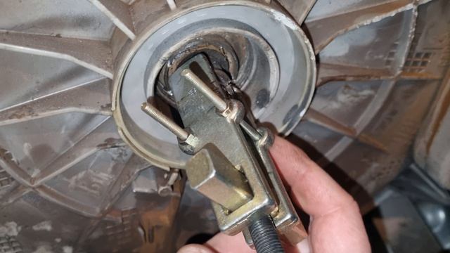 Как снять подшипник на вертикальной машине.