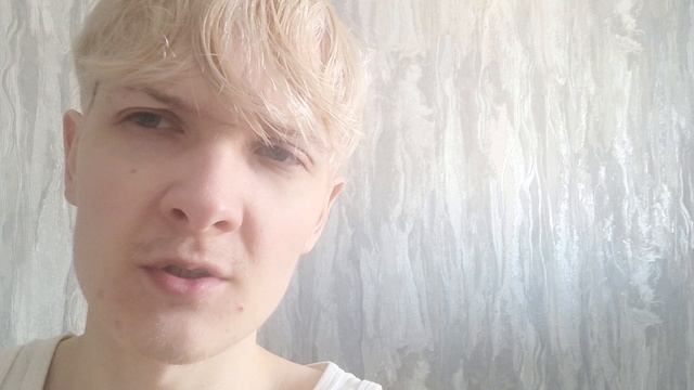 я мечтаю стать учителем в школе, но не могу им стать в ближайшее время и страдаю из-за этого