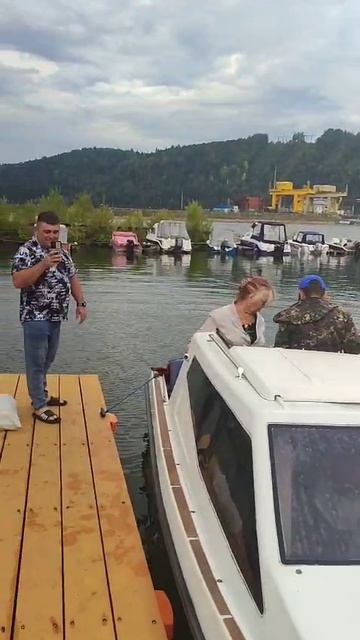 Павловка..Нуримановский район..семьёй..у друга Назира Сабанчина..Азат Халимов.