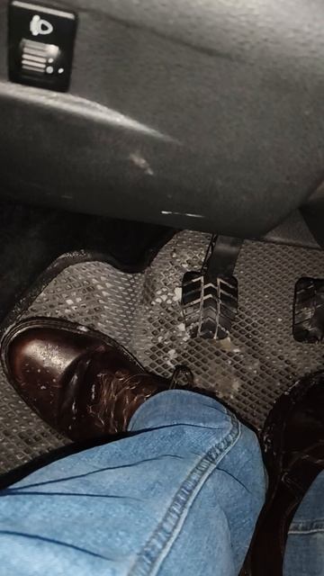 стук при выжиме сцепления. Веста 2017 год выпуска