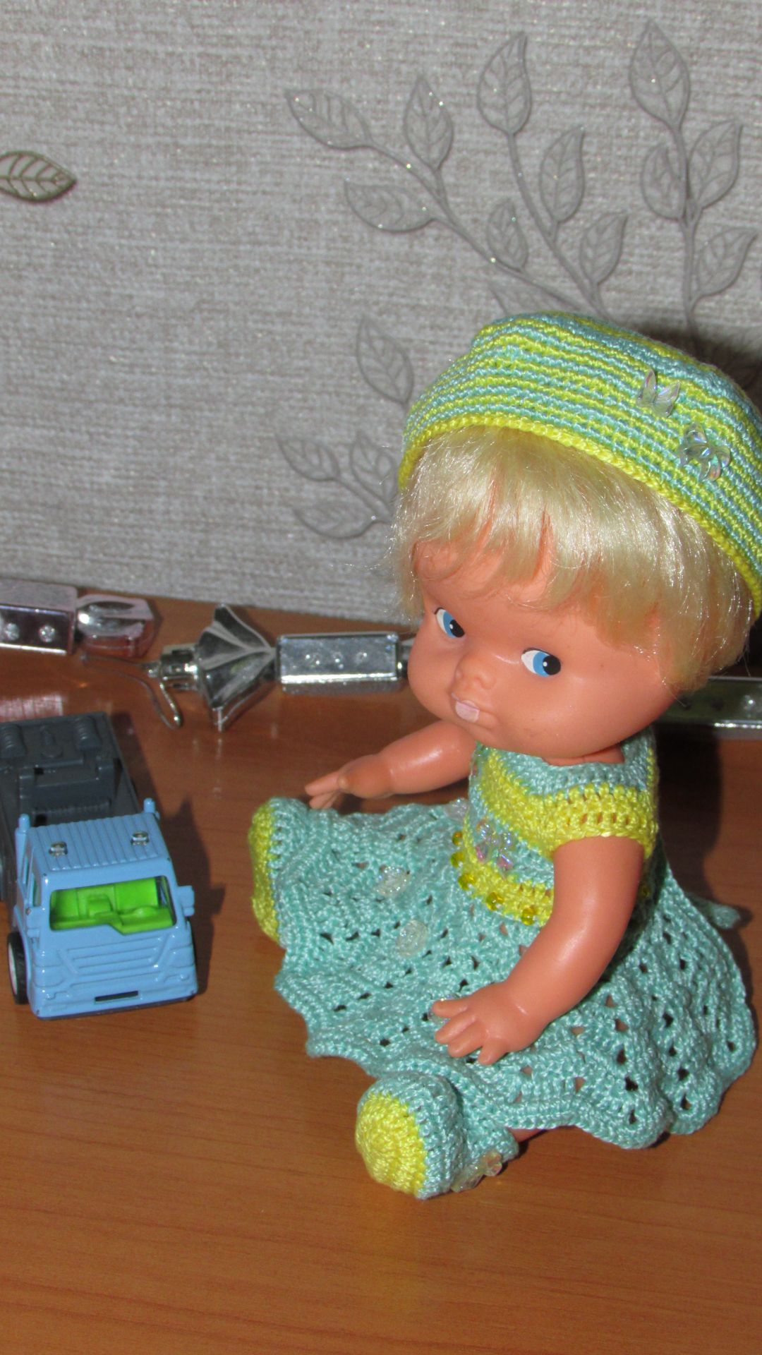 Авторский вязаный наряд\комплект с шапочкой 