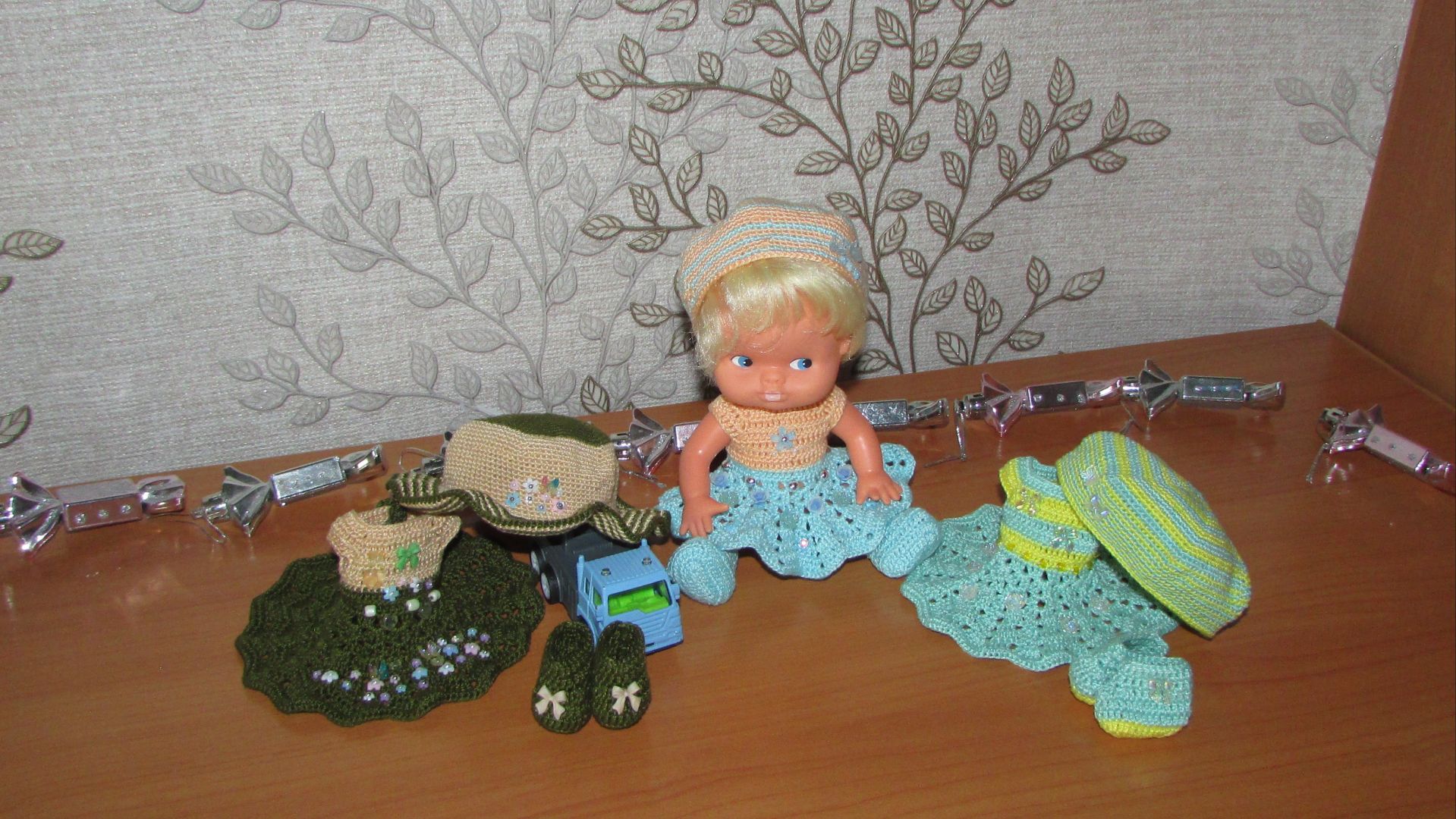 Авторский вязаный наряд\комплект с шапочкой 